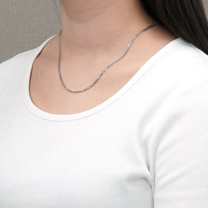 Pt1000喜平ネックレス 着用イメージ 側面 レディースファッション アクセサリー レディースジュエリー